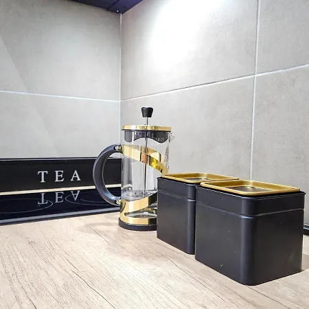 Roman Apartman アパート