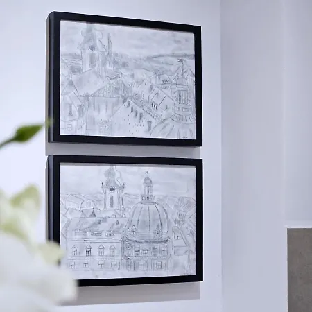 Roman Apartman アパート