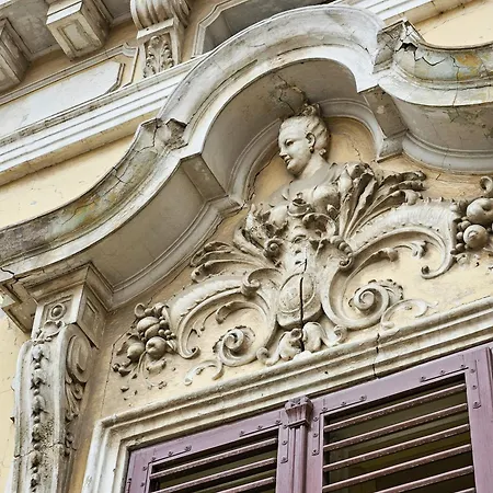 아파트 Roman Apartman