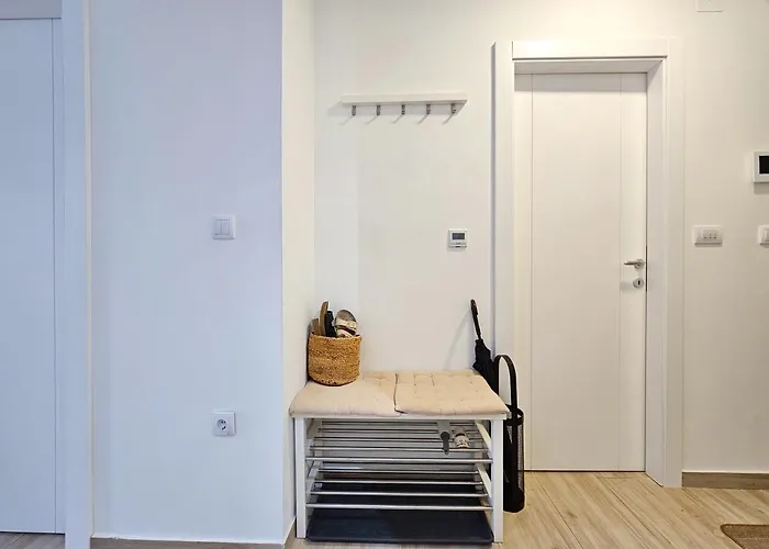 Roman Apartman 斯雷姆斯卡米特罗维察