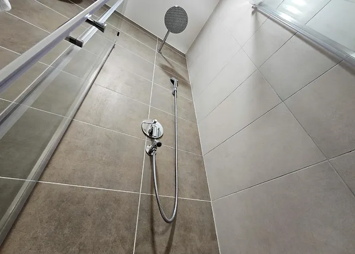 Roman Apartman 公寓 斯雷姆斯卡米特罗维察